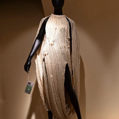TONG YALI “THE SHELL TELLS” LOOK 1